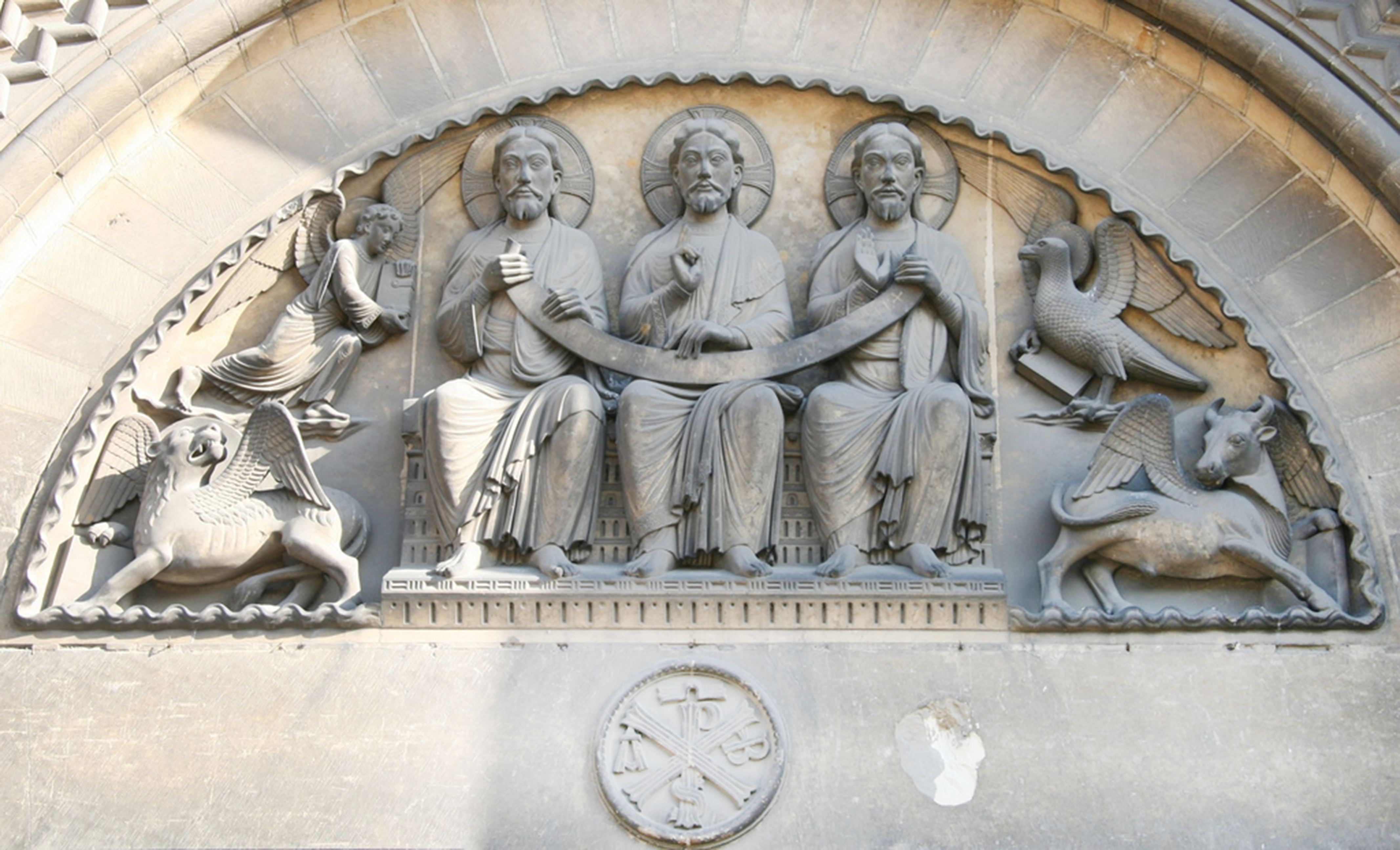 41.8.Ancienne eglise de la Trinite aujourd'hui Saint Gilles Tympan sculpte par Adolphe Victor Geoffroy Dechaume vers 1862