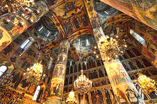 Decoración del interior de un templo ortodoxo